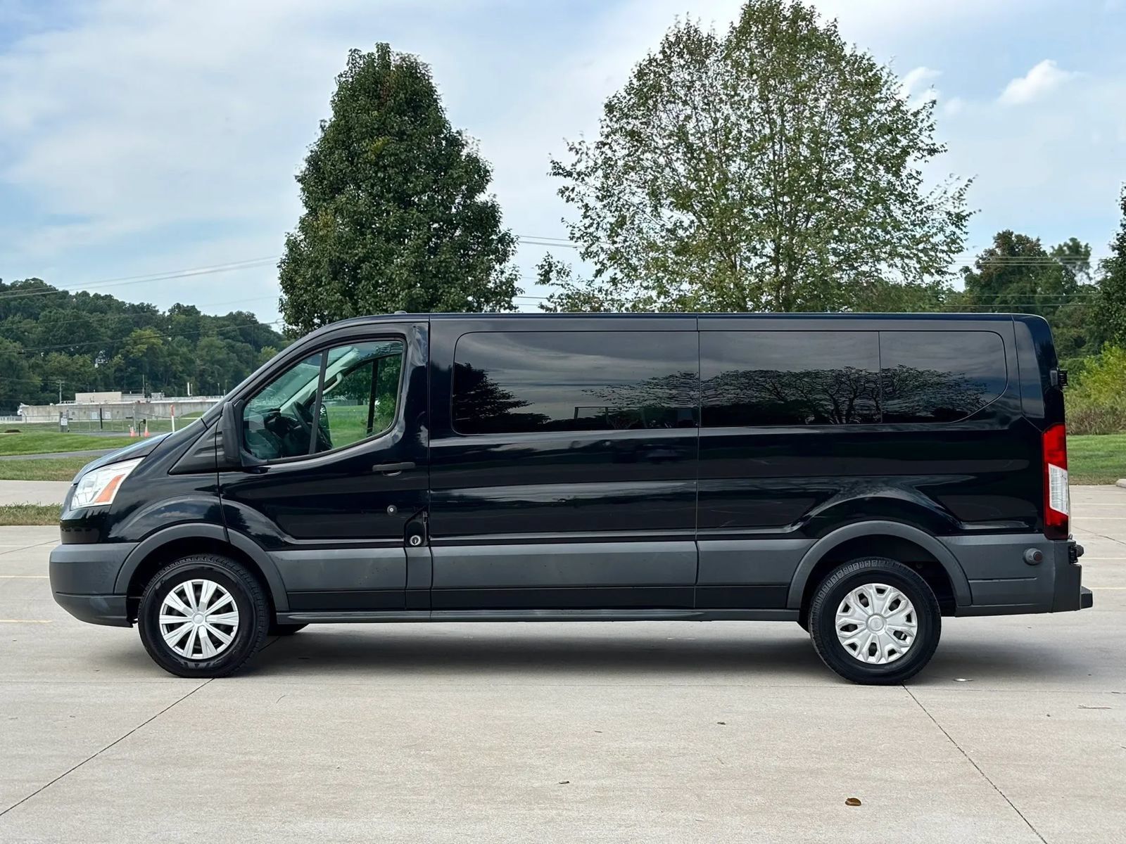 Used 2016 Ford Transit 350 XLT RWD image 10