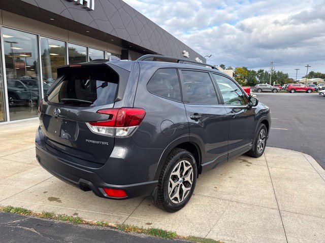 Used 2021 Subaru Forester Premium AWD/4WD image 18