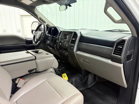 Used 2019 Ford F550 4x4 Regular Cab Super Duty image 13