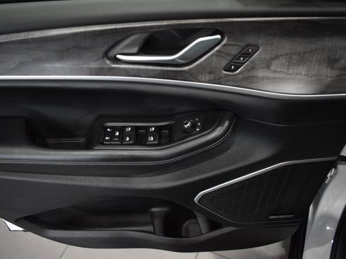 Used 2024 Jeep Grand Cherokee Limited 4xe image 33