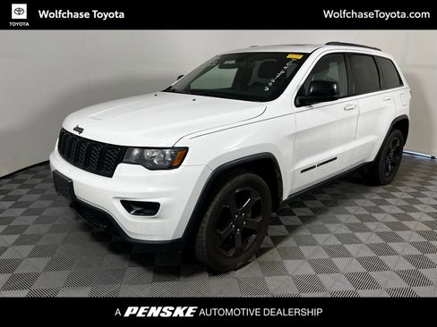 Used 2018 Jeep Grand Cherokee Laredo image 1