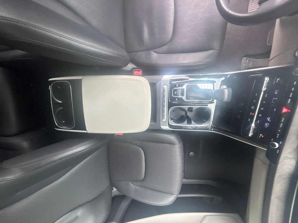 Used 2024 Kia Carnival EX FWD image 15