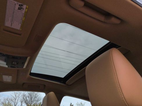 Used 2024 Lexus ES 350 w/ Premium Package image 20