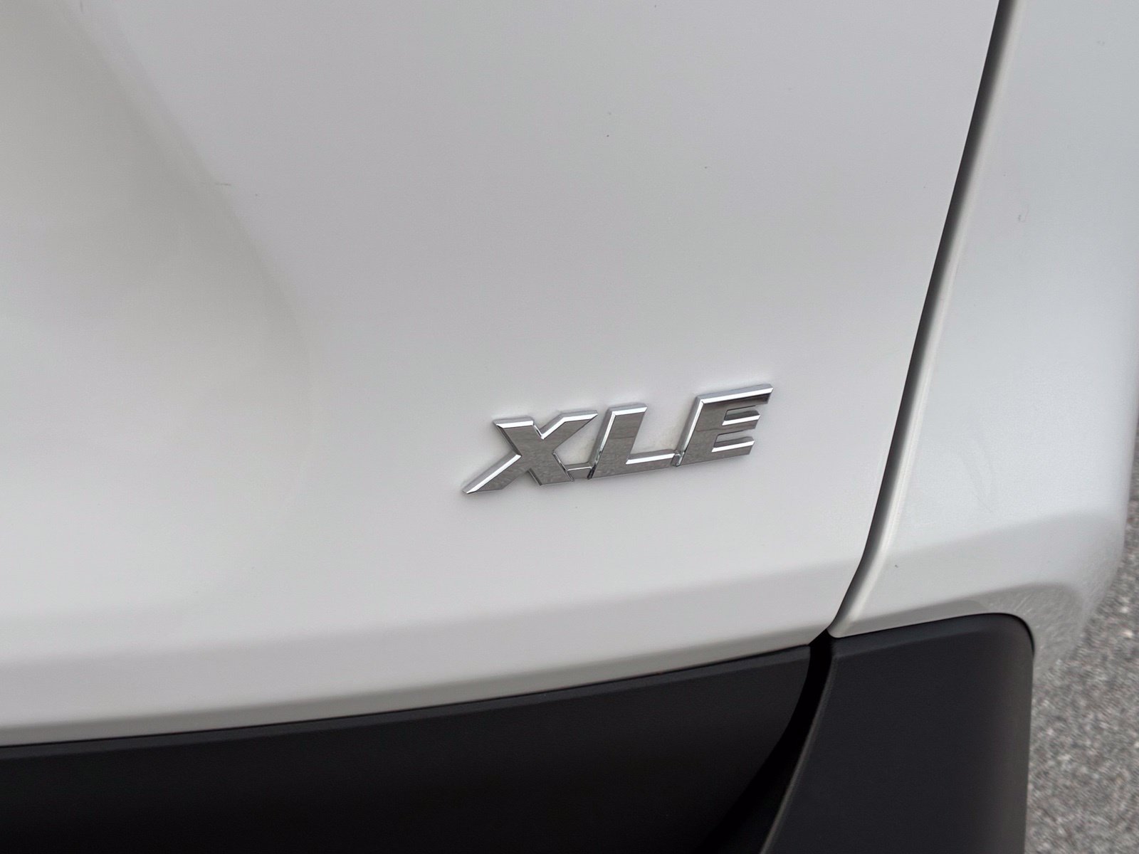 Used 2023 Toyota RAV4 XLE FWD image 11