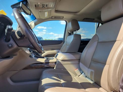 Used 2019 GMC Yukon SLT w/ Premium Edition AWD/4WD image 18