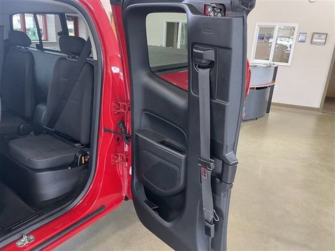 Used 2017 Chevrolet Colorado LT w/ LT Convenience Package AWD/4WD image 31