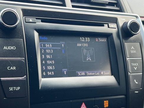 Used 2015 Toyota Camry SE FWD image 17