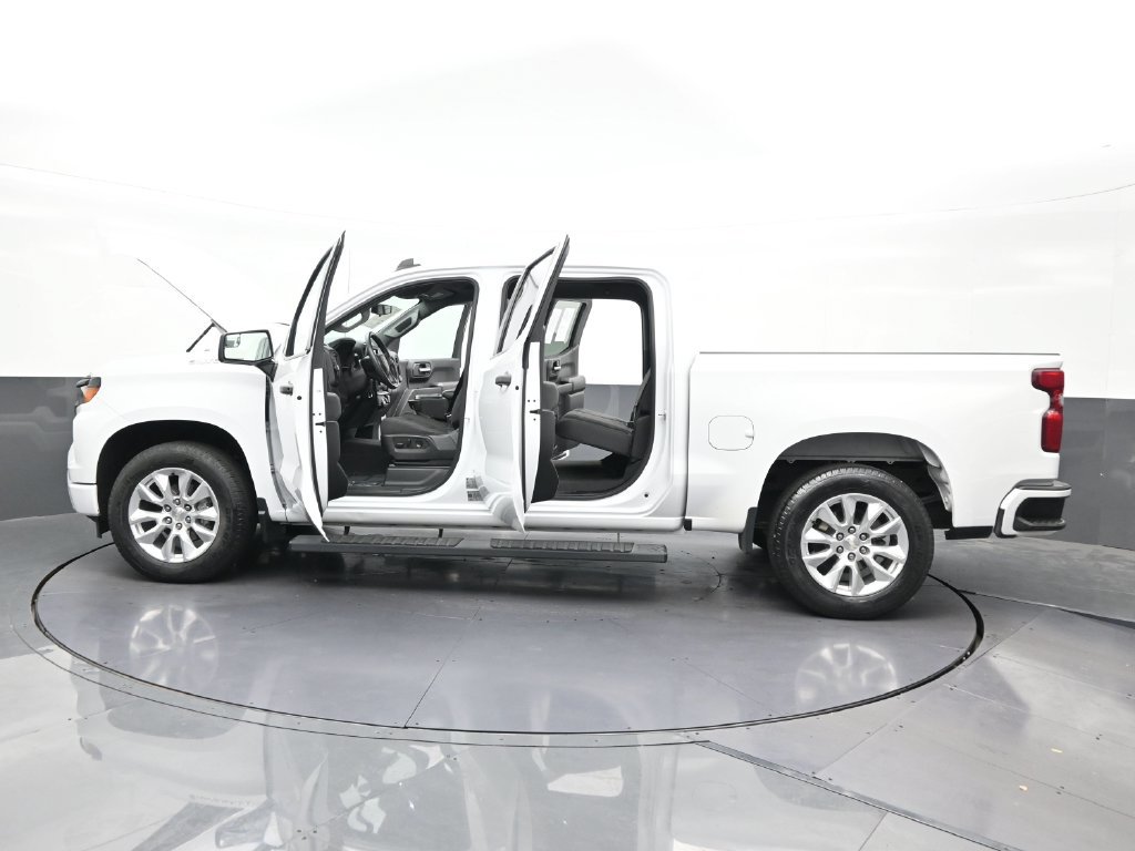 Used 2023 Chevrolet Silverado 1500 Custom RWD image 33