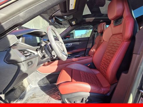 Used 2023 Audi e-tron GT Premium Plus image 2