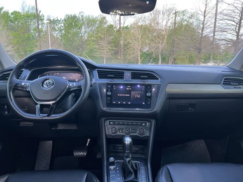 Used 2019 Volkswagen Tiguan SEL image 27