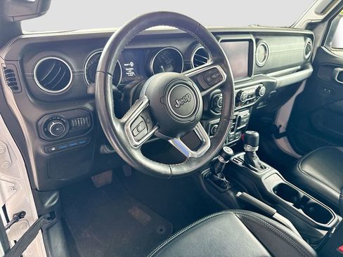 Used 2022 Jeep Wrangler Unlimited Sahara w/ Cold Weather Group AWD/4WD image 10