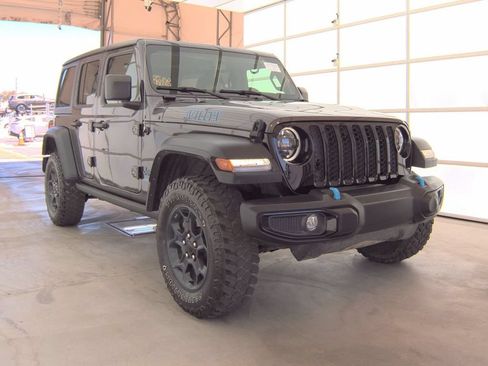 Used 2023 Jeep Wrangler Unlimited w/ 8.4" Radio Group AWD/4WD image 3
