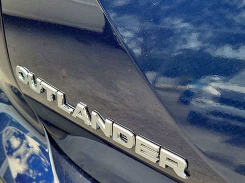 New 2026 Mitsubishi Outlander SE image 10