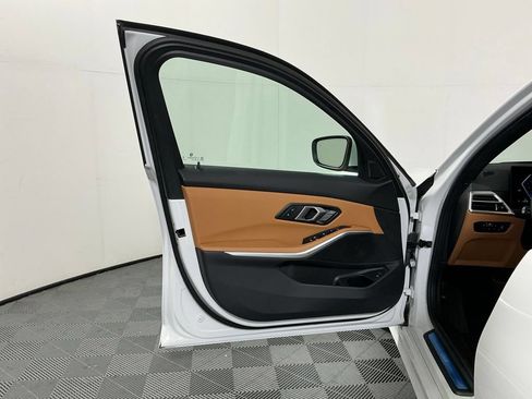 Certified 2025 BMW 330i Sedan w/ Premium Package RWD image 19