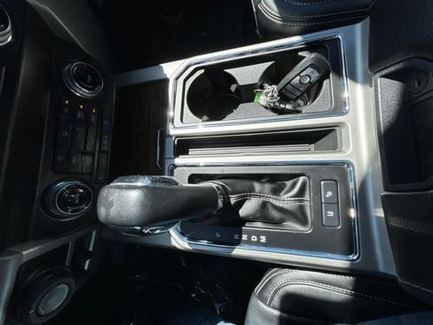 Used 2019 Ford F150 Lariat w/ Equipment Group 502A Luxury AWD/4WD image 21