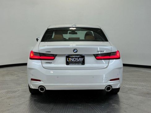 Used 2023 BMW 330i xDrive Sedan w/ Premium Package image 7