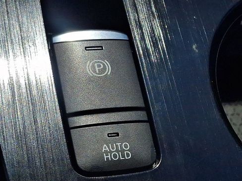 Used 2023 Nissan Rogue SV FWD image 23