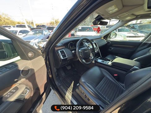Used 2017 Land Rover Discovery HSE image 19