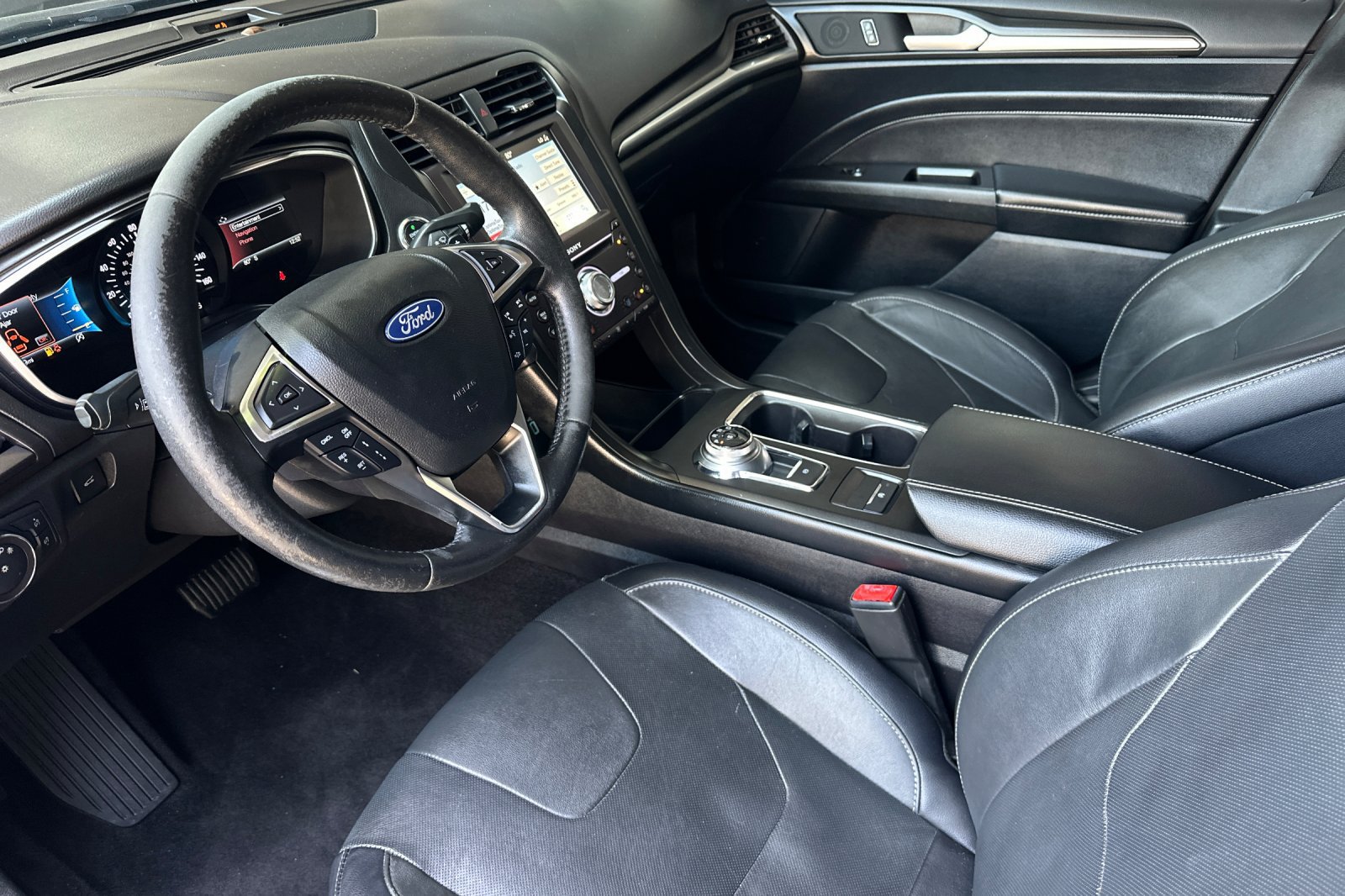 Used 2019 Ford Fusion Titanium FWD image 10