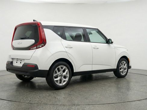 Used 2025 Kia Soul LX w/ LX Technology Package image 9