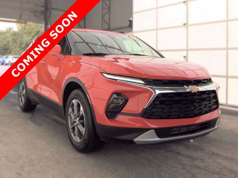 Used 2024 Chevrolet Blazer LT AWD/4WD image 3