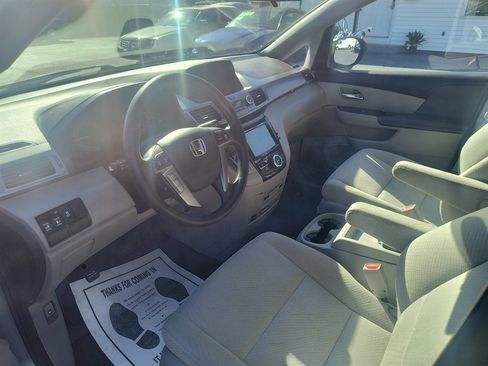 Used 2016 Honda Odyssey SE image 13