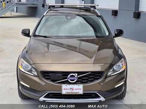 Used 2016 Volvo V60 T5 Cross Country w/ Convenience Package image 3