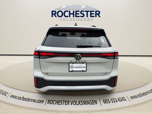 New 2026 Volkswagen Tiguan SE R-Line AWD/4WD image 5