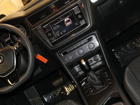 Used 2021 Volkswagen Tiguan S image 24