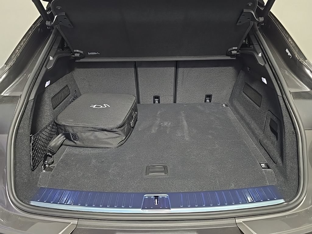Certified 2025 Porsche Cayenne E-Hybrid Coupe AWD/4WD image 13