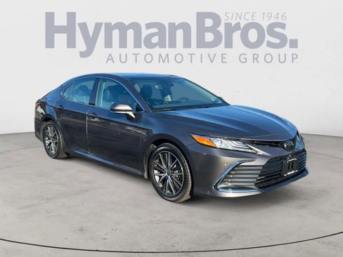 Used 2021 Toyota Camry XLE w/ Navigation Package image 1