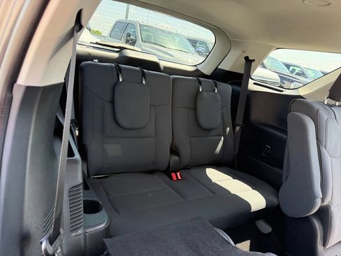 Used 2025 Ford Explorer Active AWD/4WD image 22