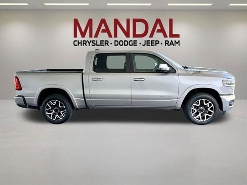 Used 2025 RAM 1500 Laramie AWD/4WD image 6
