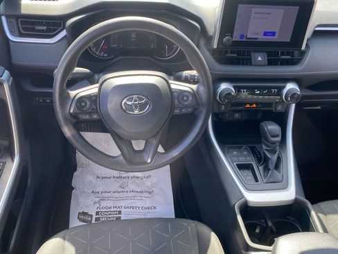 Used 2023 Toyota RAV4 XLE w/ Convenience Package image 10