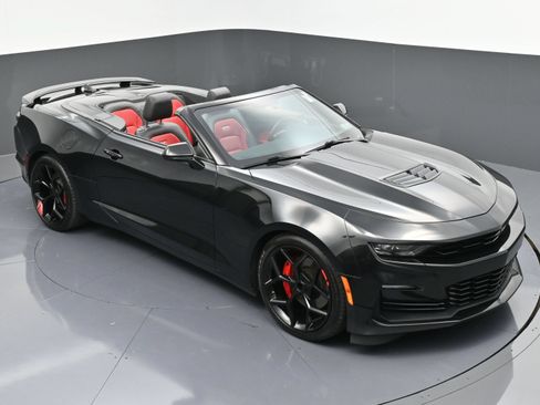 Used 2021 Chevrolet Camaro SS RWD image 41