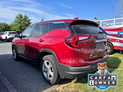 Used 2023 GMC Terrain SLE AWD/4WD image 3