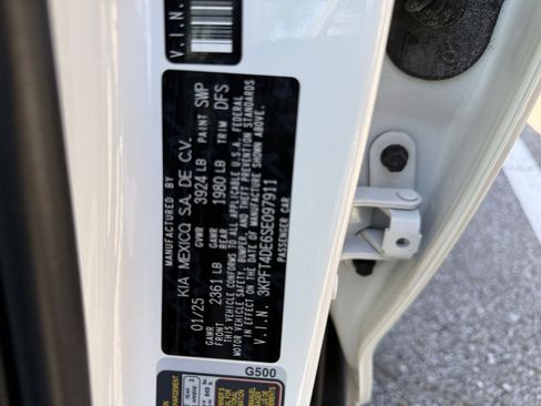Used 2025 Kia K4 FWD image 28