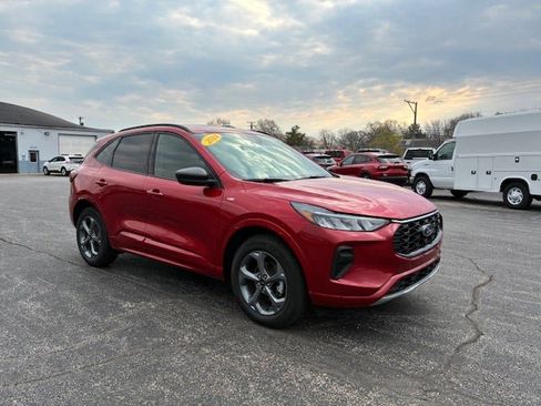 Used 2024 Ford Escape ST-Line w/ Tech Pack #1 AWD/4WD image 7