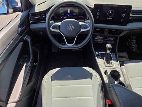 Certified 2026 Volkswagen Jetta SE FWD image 14