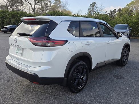 New 2026 Nissan Rogue SV image 10