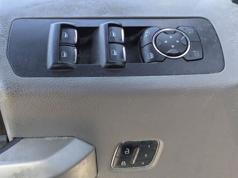 Used 2015 Ford F150 Lariat w/ Equipment Group 502A Luxury AWD/4WD image 17