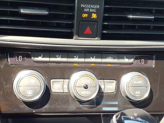 Certified 2023 Volkswagen Jetta SE FWD image 19