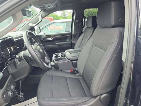Used 2024 Chevrolet Silverado 1500 LT AWD/4WD image 3