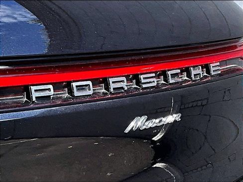 Certified 2026 Porsche Macan AWD/4WD image 13