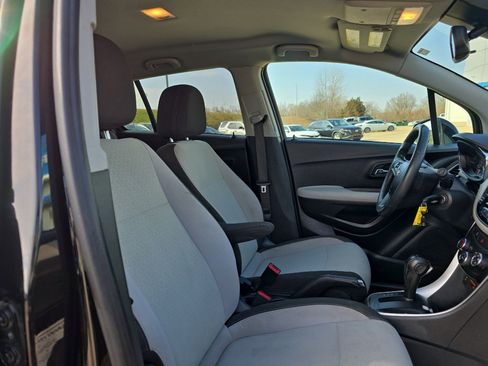 Used 2021 Chevrolet Trax LS w/ Tint and Cruise Package image 14