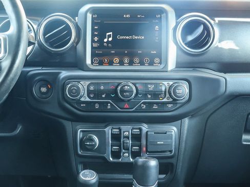 Used 2022 Jeep Wrangler Unlimited Sahara AWD/4WD image 11