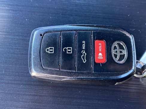 Used 2023 Toyota Tundra Platinum w/ Advanced Package image 33