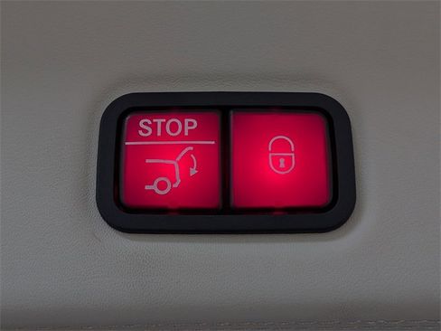 Used 2023 Mercedes-Benz Maybach GLS 600 4MATIC image 30