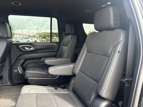 Used 2023 Chevrolet Suburban Z71 w/ Luxury Package AWD/4WD image 13