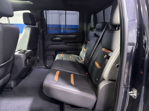 Used 2023 GMC Sierra 1500 AT4 w/ AT4 Premium Package AWD/4WD image 30